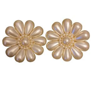 Vintage Cream Earrings Beautiful ClipOn